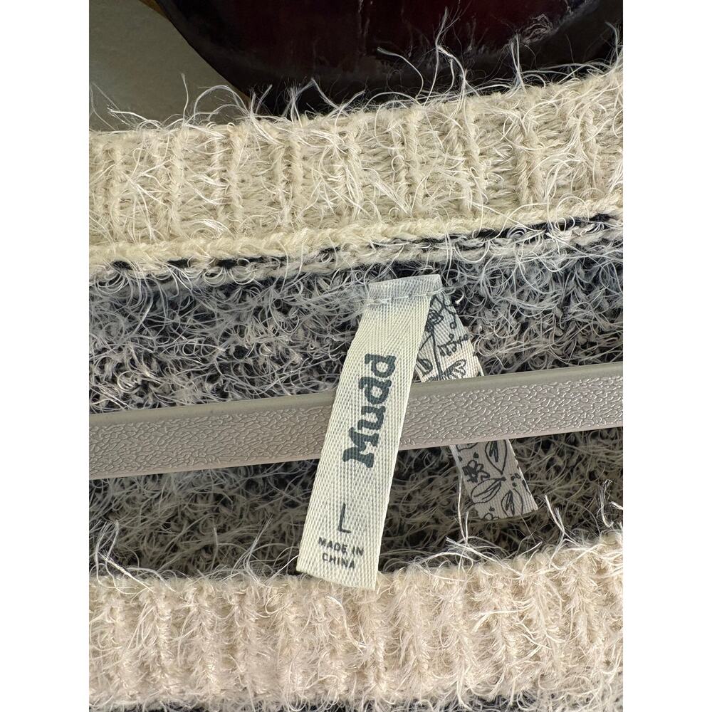 Mudd Large Women’s Animal Print Sweater - Picture 3 of 3